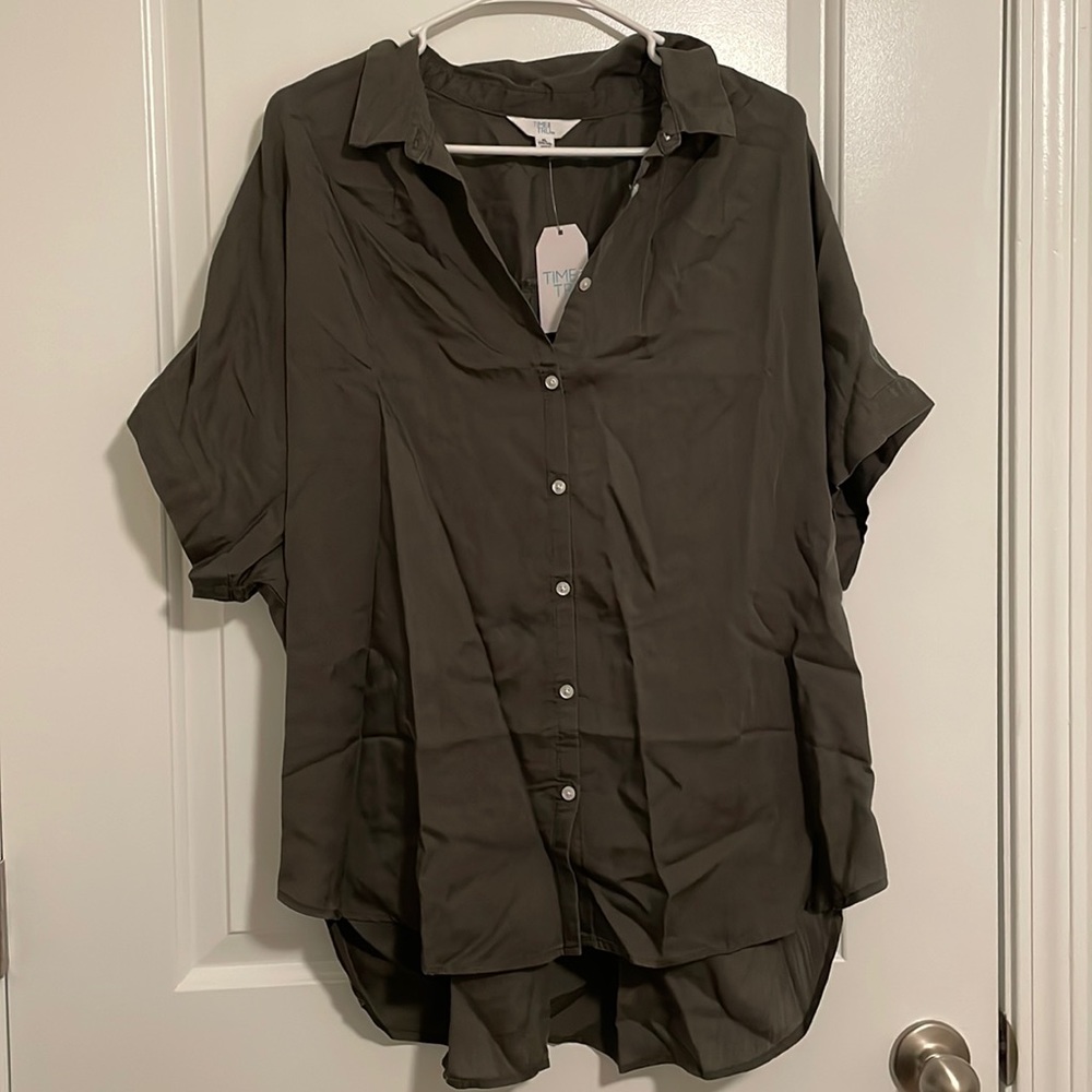NWT Womens button up